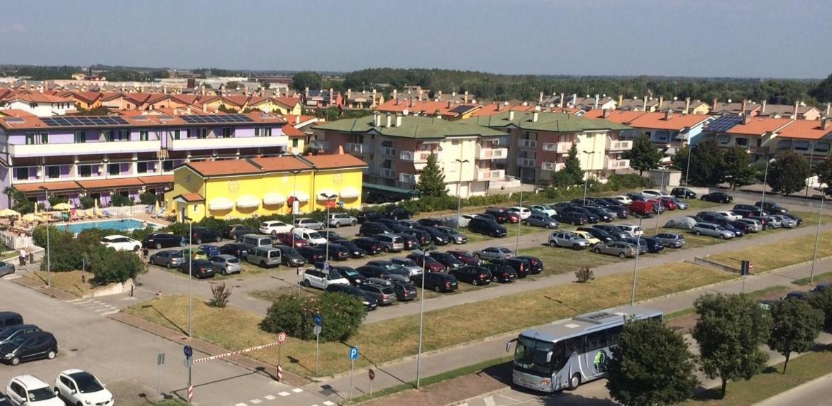Aparthotel Gioia Caorle Exteriör bild