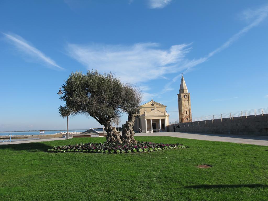 Aparthotel Gioia Caorle Exteriör bild