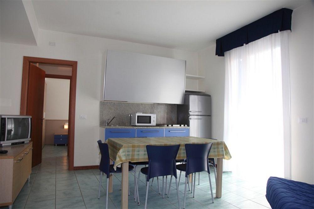 Aparthotel Gioia Caorle Exteriör bild
